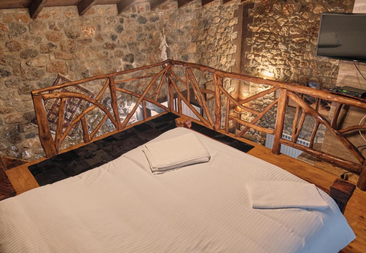 Oneiropagidasuites Kalavryta Exterior foto