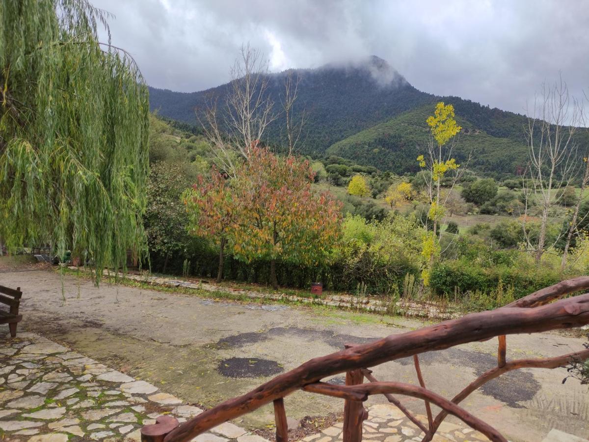 Oneiropagidasuites Kalavryta Exterior foto